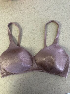 Vanity Fair Floral Jacquard Molded Bra in Dusty Rose
